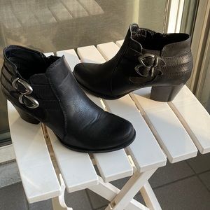 Bare trap Black Ankle Boots